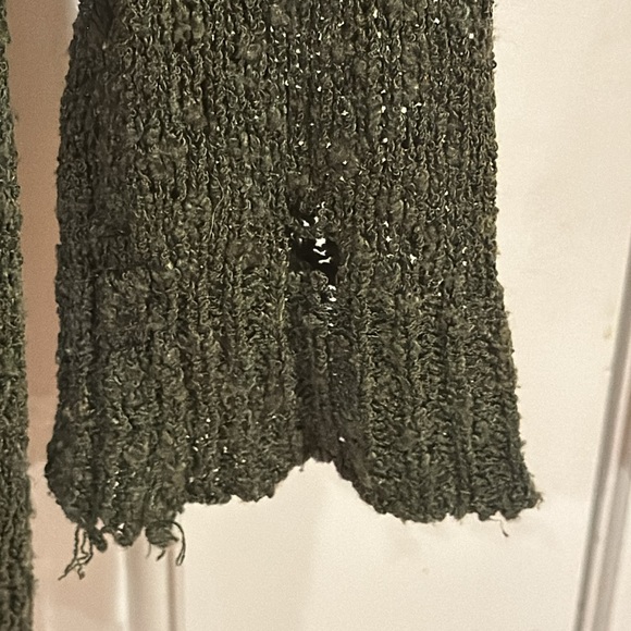 Olive green Sz 2X light weight v neck plus size sweater - Picture 4 of 5